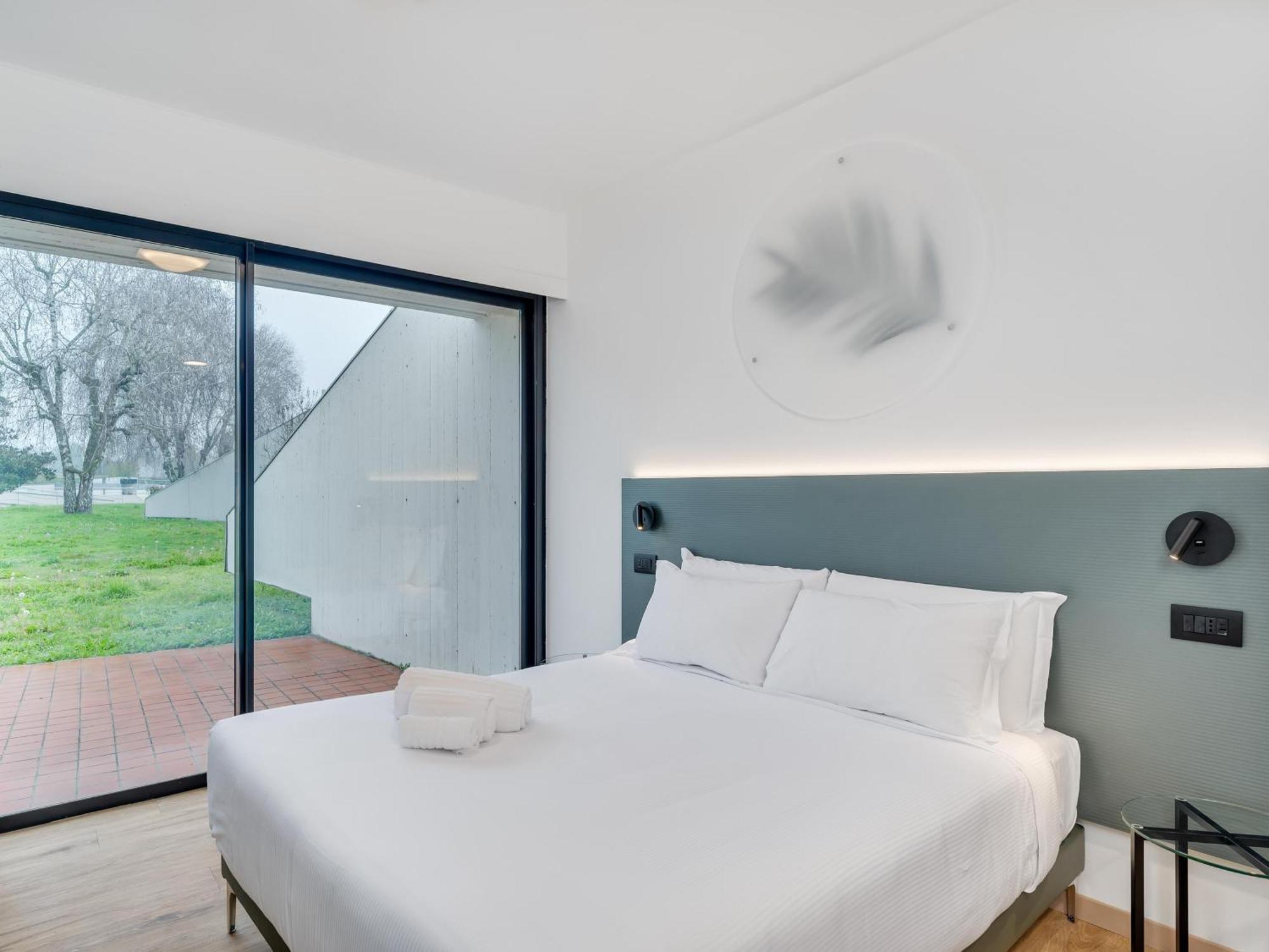 B&B Hotel Alba Экстерьер фото