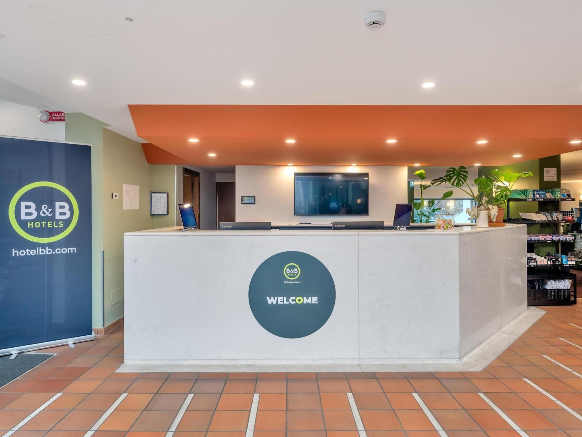 B&B Hotel Alba Экстерьер фото